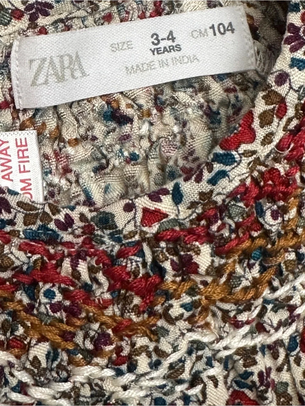 Zara girl’s floral peasant blouse embroidery around the neckline.  Size 3-4T.